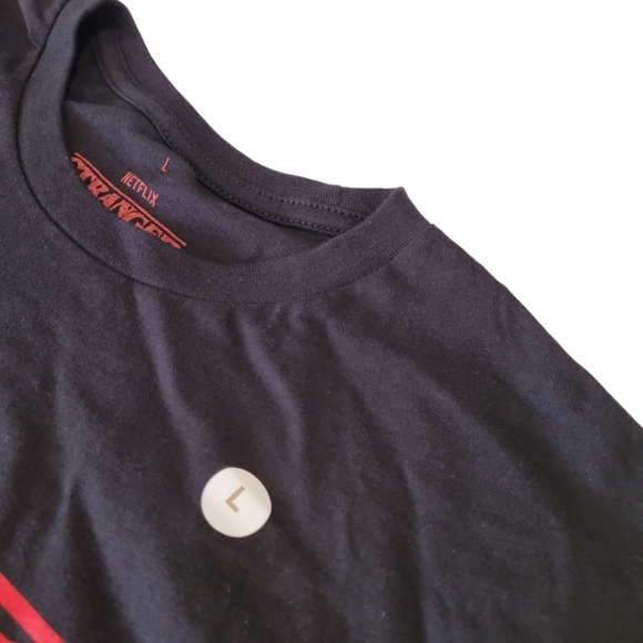 NWT Stranger Things Men's Large Black T Shirt - Picture 6 of 7